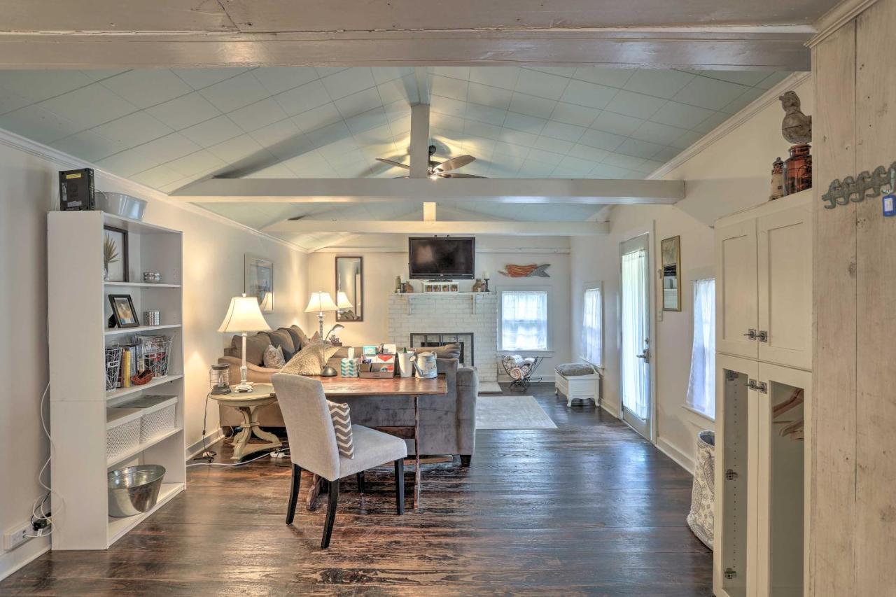 Coastal, Walkable Home In Historic Southport! エクステリア 写真