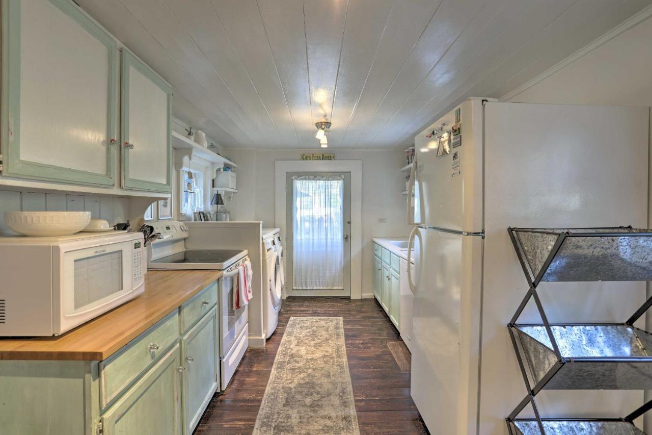 Coastal, Walkable Home In Historic Southport! エクステリア 写真