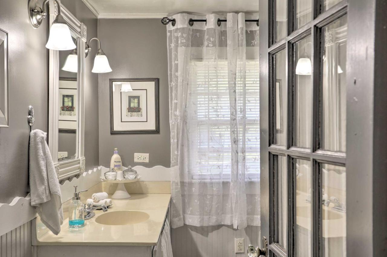 Coastal, Walkable Home In Historic Southport! エクステリア 写真