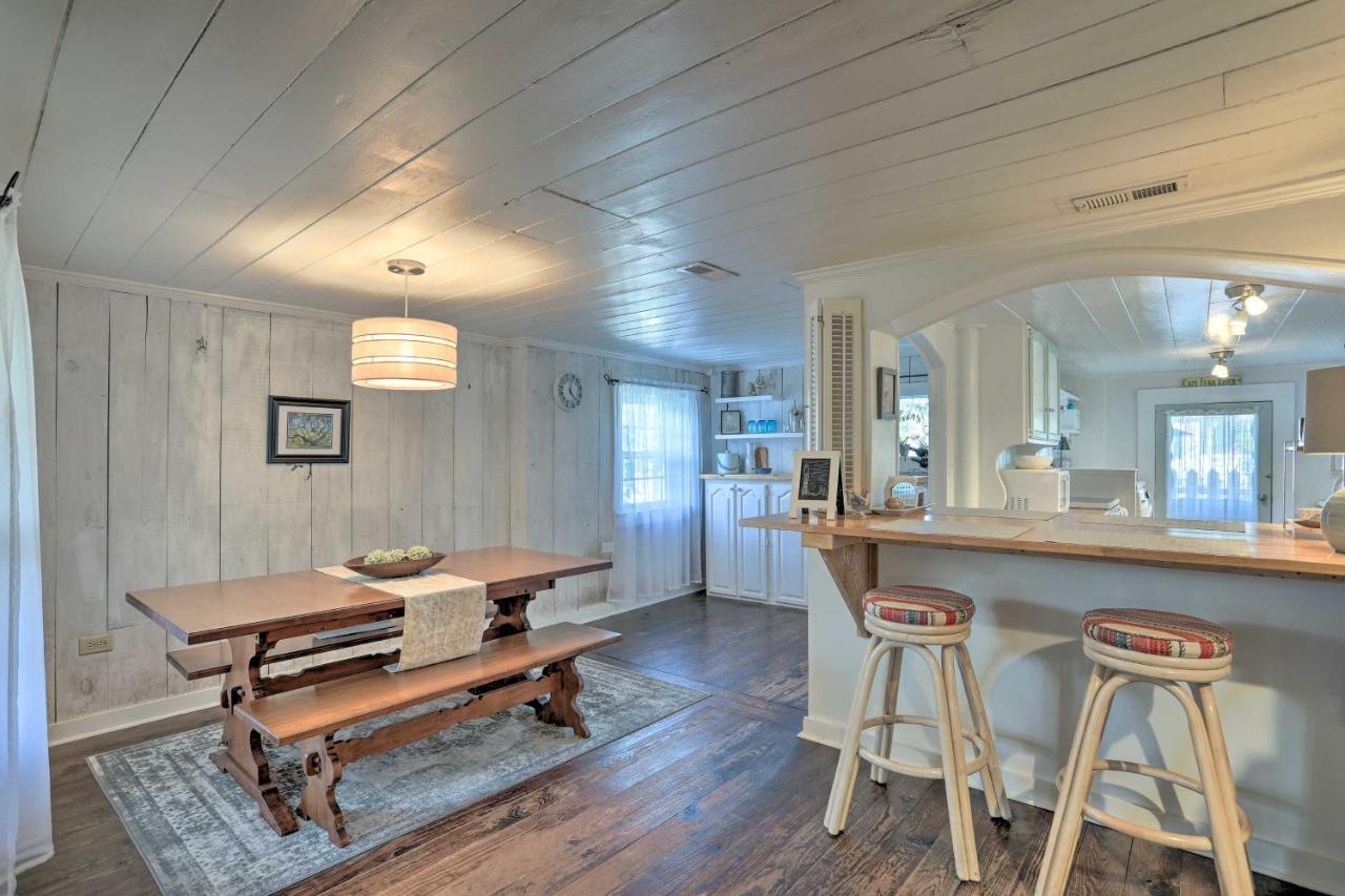 Coastal, Walkable Home In Historic Southport! エクステリア 写真