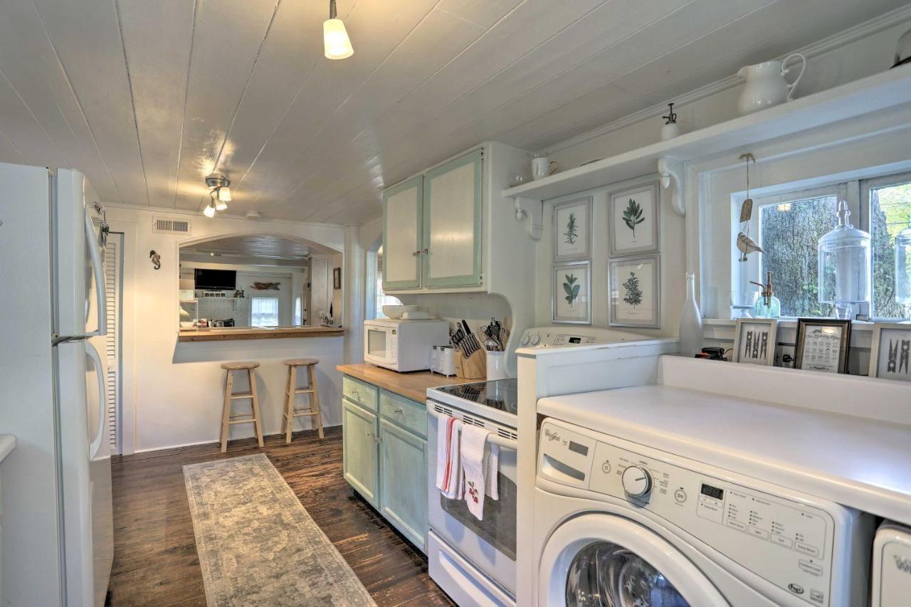 Coastal, Walkable Home In Historic Southport! エクステリア 写真