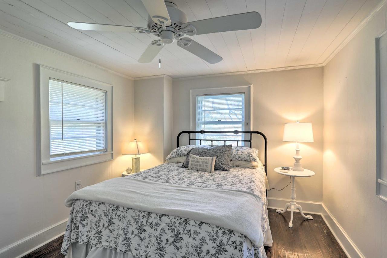 Coastal, Walkable Home In Historic Southport! エクステリア 写真