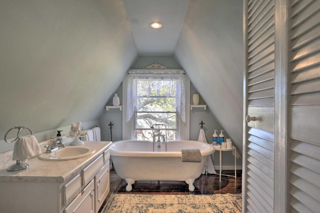 Coastal, Walkable Home In Historic Southport! エクステリア 写真